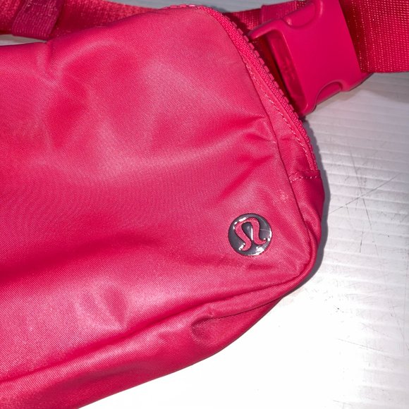 Lululemon Everywhere Belt Bag Fanny Hip Pack Crossbody Pink 7x5 - Picture 2 of 7